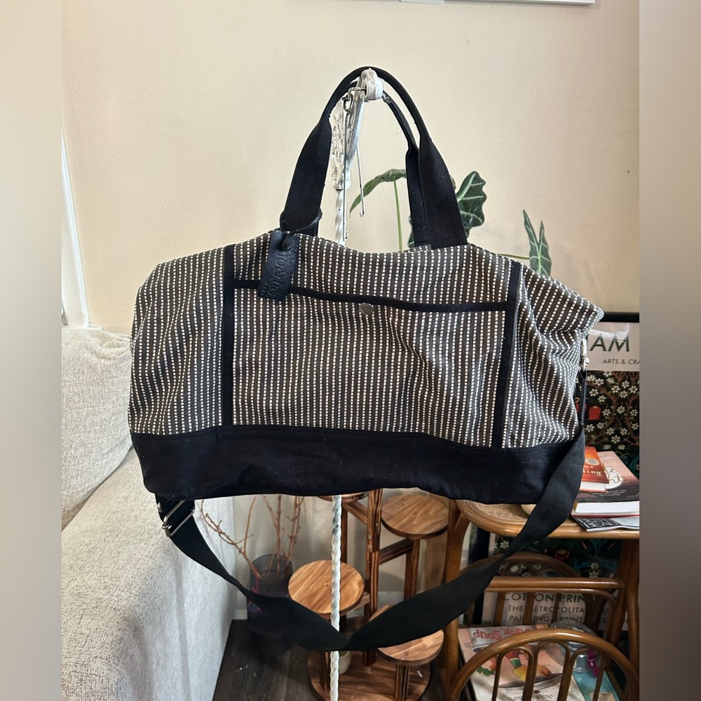 Mo & Co duffel bag striped overnight luggage bag